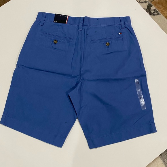 Tommy Hilfiger NWT 32 shorts - Picture 2 of 3